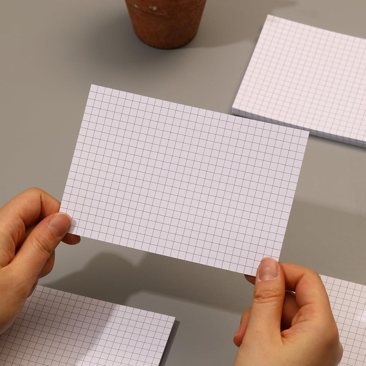 Extra Heavyweight Grid Index Cards 4x6 Inch 92lb Weight Double Sided Graph Ruled Notecards Thick Flash Cards for Note-Taking, Studying, and Organization, Ideal for School, Home and Office - 300 Count