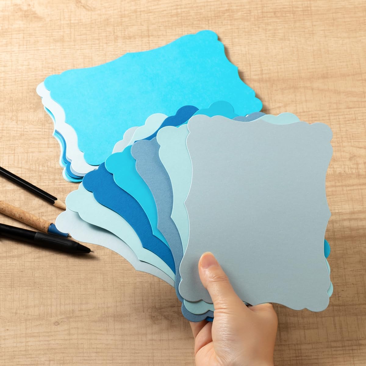 50 Pack Blank Kraft Cards Cardstock Thick Paper Brown Greeting Cards for DIY Gift Card Menus, Baby Shower and Wedding Invitations (Blue, 5 Colors, 5x7IN)