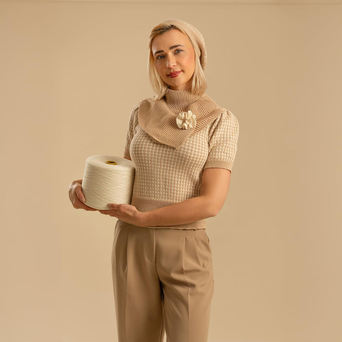 Kate Seamless Paper Backdrop for Photography Beige Cream Backdrop Paper (53''x32.8' Ivorine)