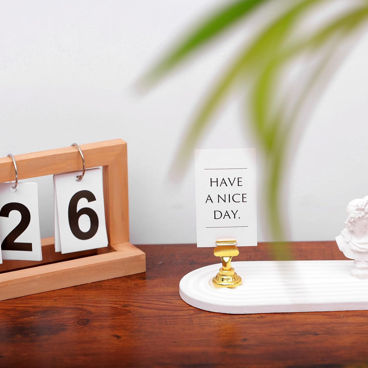 Urban Deco 16 Pieces Table Card Holder Place Card Holders 1.7 inches Gold Steel Card Holders for Photos, Food Signs, Memo Notes, Weddings, Restaurants, Birthdays. (Gold)