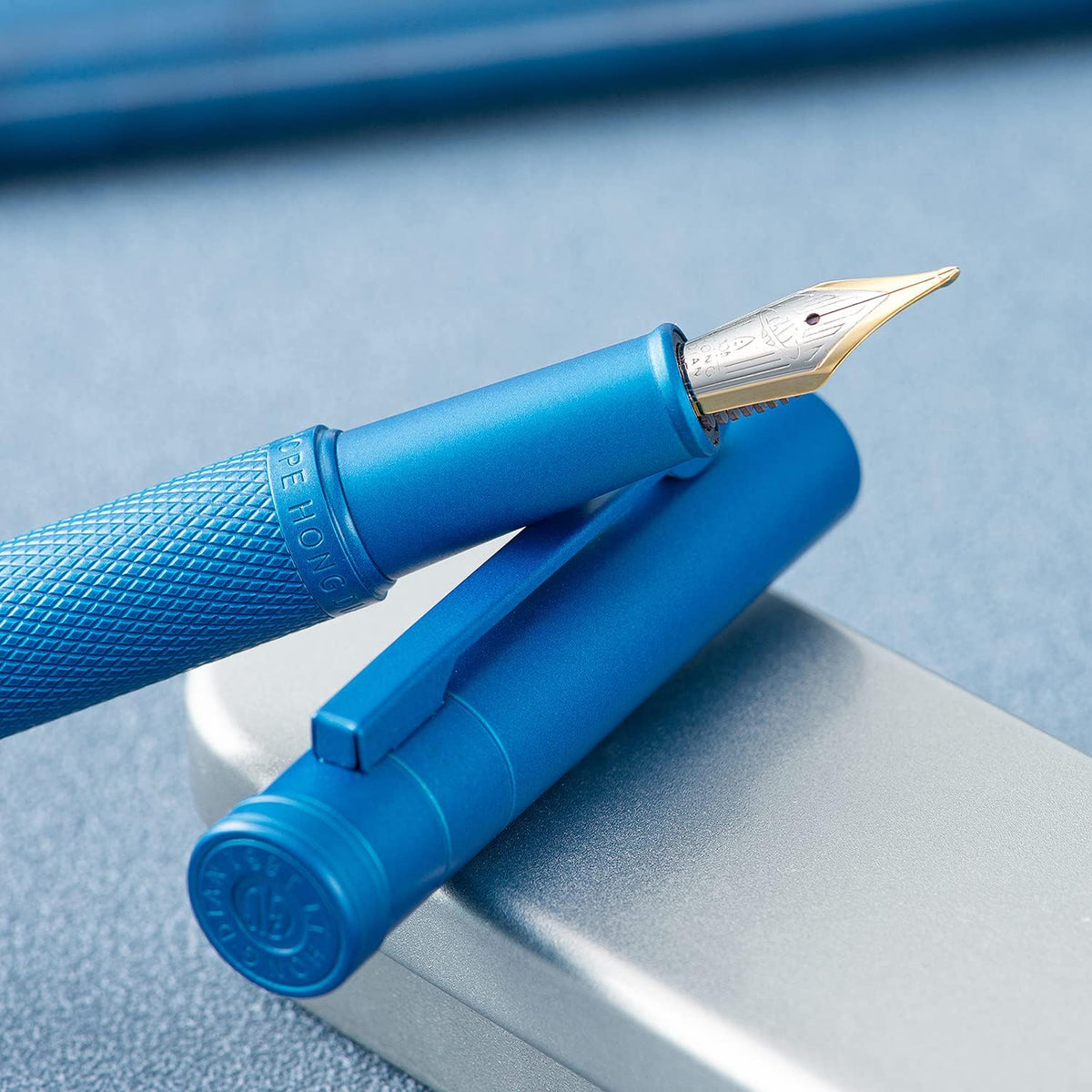 Hongdian 1851 Sky Blue Forest Fountain Pen Blade Nib Classic Design Calligraphy Pen with Converter and Metal Pen Case Set