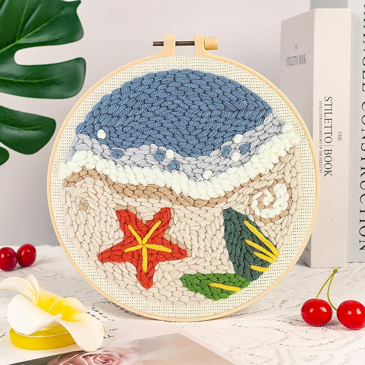 Punch Needle Kits for Beginners, Cute Cartoon Highland Cow with Daisy Flower, Punch Needle Starter Craft Set with 20cm Hoop, Perfect for Festival Gift and Decoration (Summer Beach)