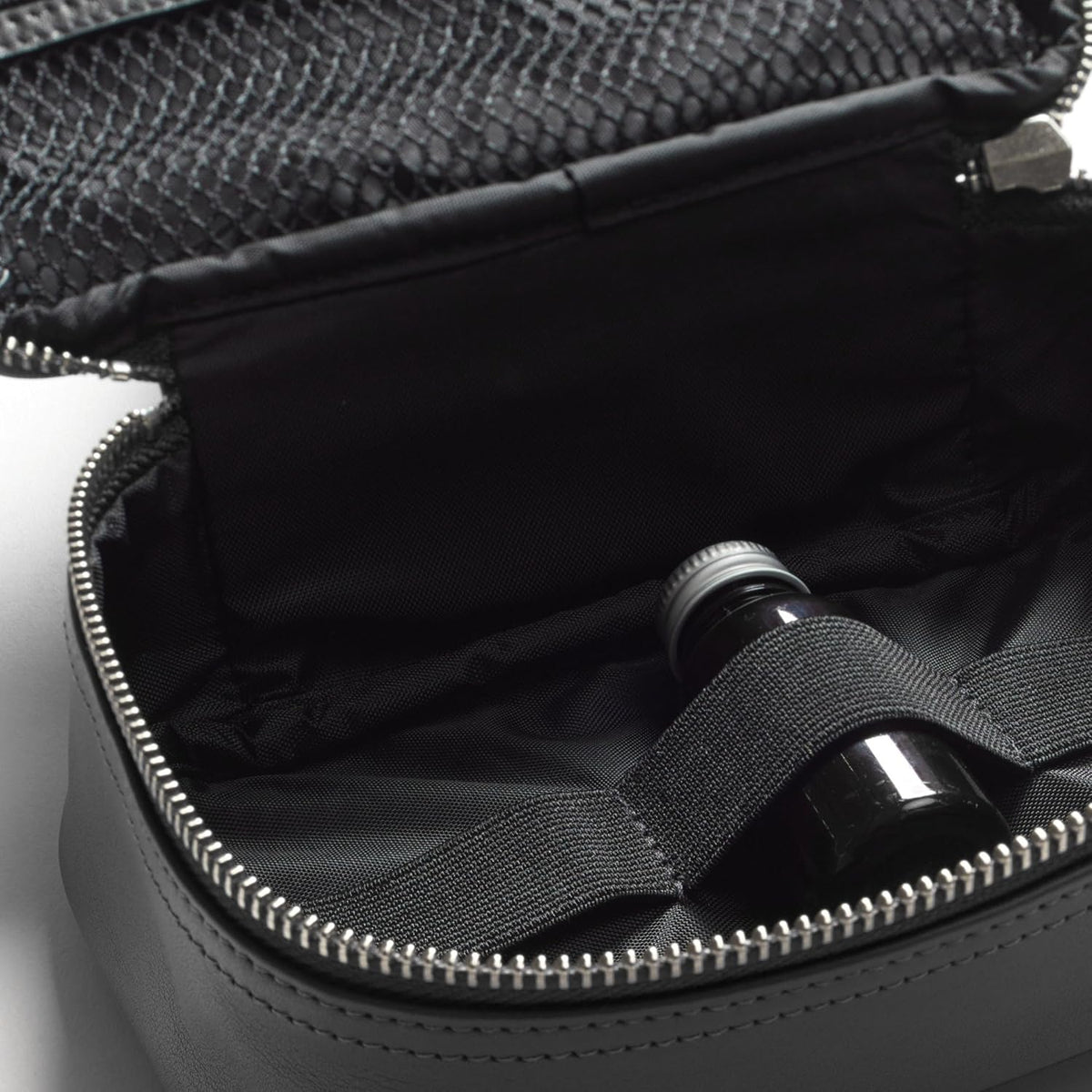 Leatherology Black Onyx Leatherology Small Travel Organizer - Zipped mesh storage pocket, elastic loops for organization, compact travel size