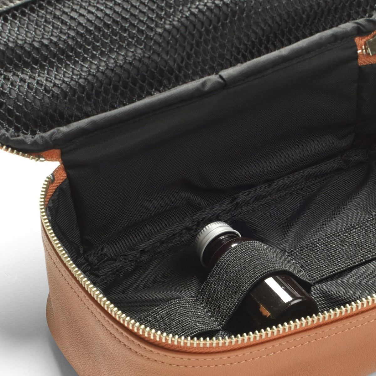 Leatherology Cognac Medium Travel Organizer - Zipped mesh storage pocket, elastic loops for organization, metal zipper with leather pull